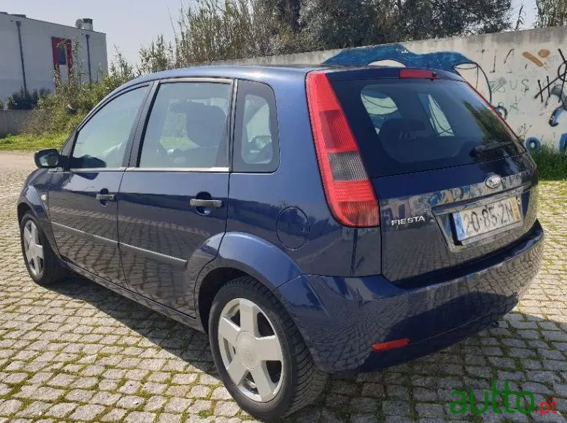 Ford Fiesta Fiesta 1.6 Ghia 4
