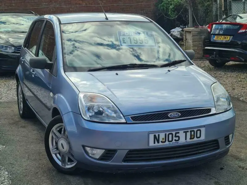 Ford Fiesta Fiesta 1.6i Ghia 2