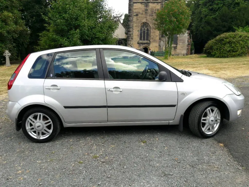 Ford Fiesta Fiesta 1.6 TDCI Ghia 7