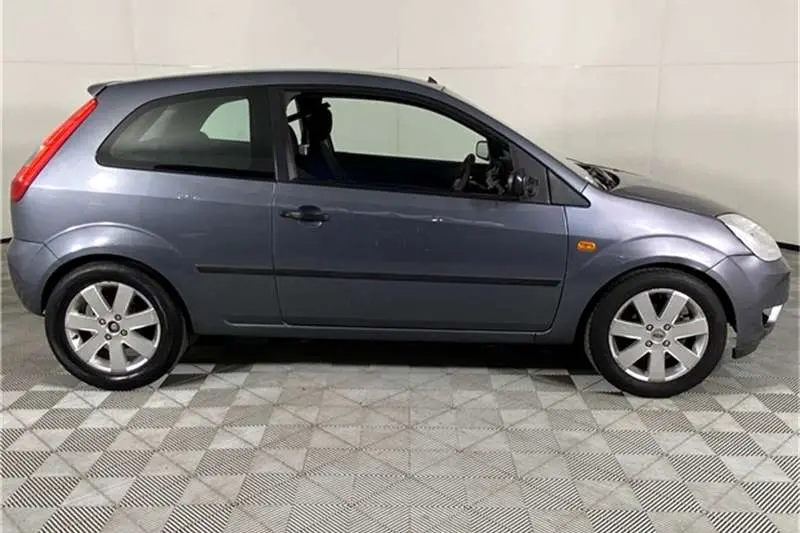 Ford Fiesta Fiesta 1.6i Comfort 4