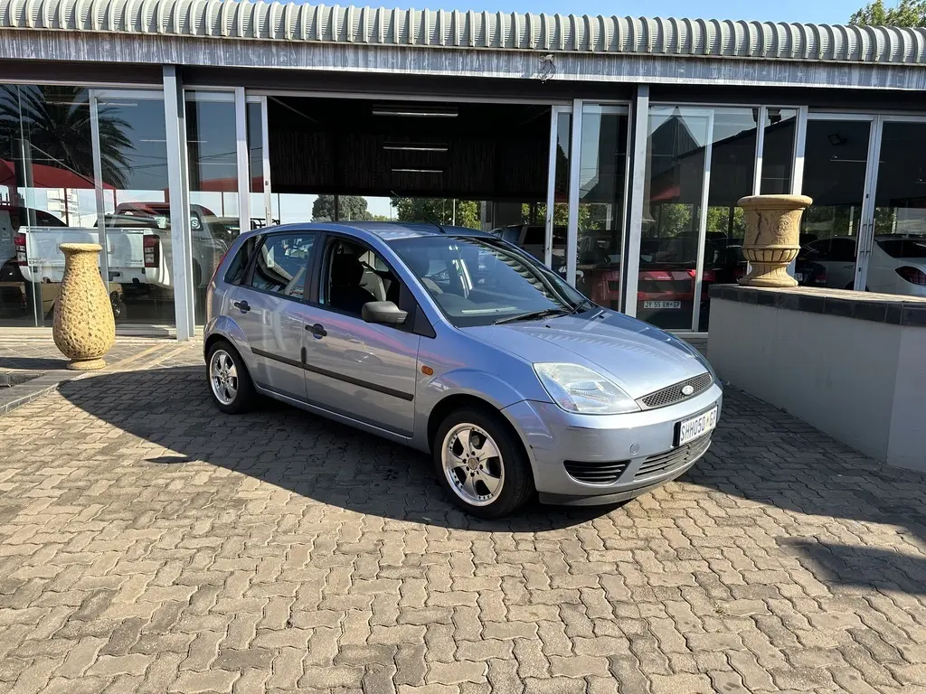 Ford Fiesta Fiesta 1.6i Cool 7