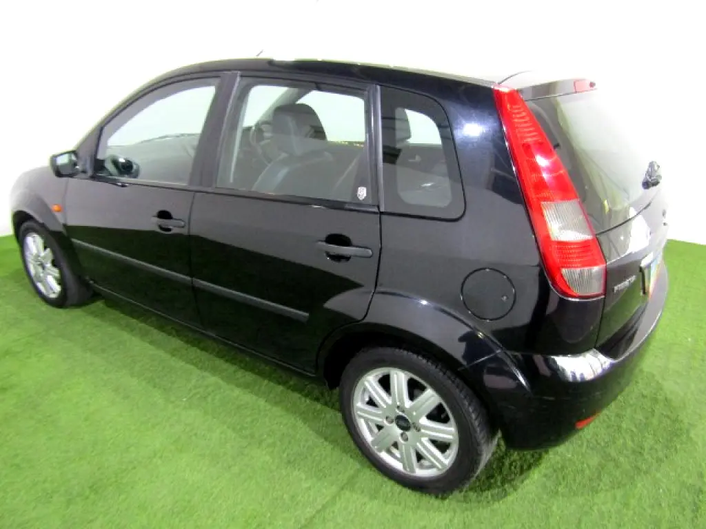 Ford Fiesta Fiesta 1.6i Ghia 2