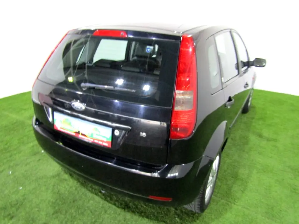 Ford Fiesta Fiesta 1.6i Ghia 4