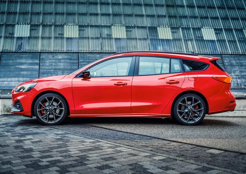 Ford Focus Focus 1.5 EcoBlue Trend X 6