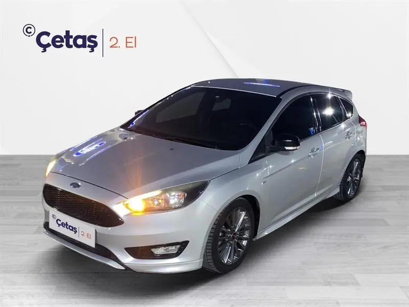 Ford Focus Focus 1.5 TDCI ST-Line Powershift 4
