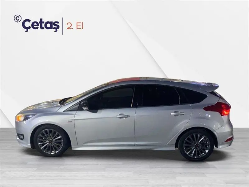 Ford Focus Focus 1.5 TDCI ST-Line Powershift 5