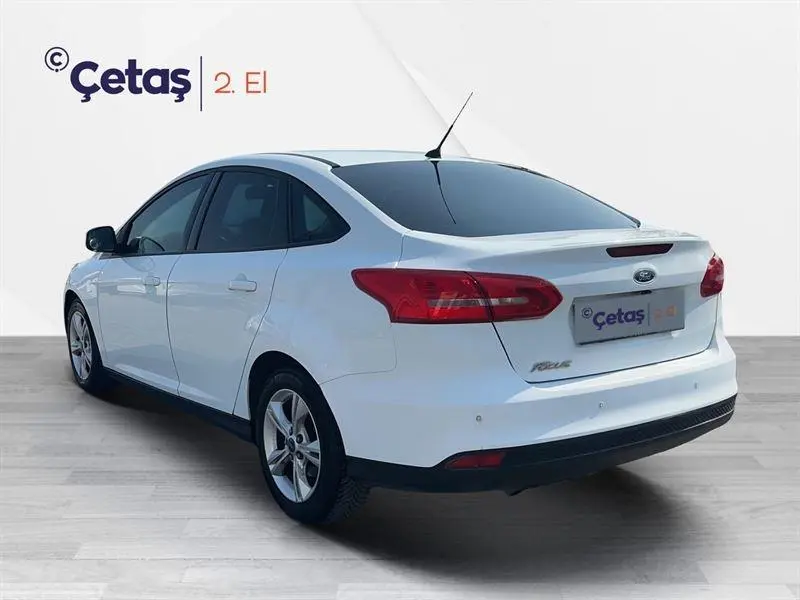 Ford Focus Focus 1.5 TDCI Style Powershift 5