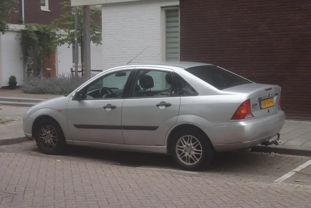 Ford Focus Focus 1.6 Ghia 2