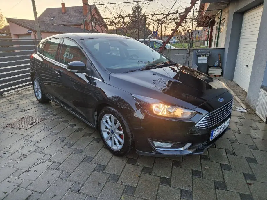 Ford Focus Focus 1.6 Ti-VCT ST-Line 6