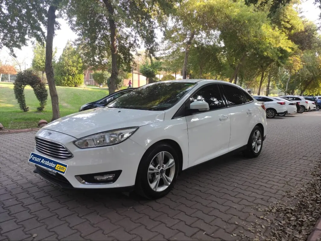 Ford Focus Focus 1.6 Ti-VCT Style Powershift 4