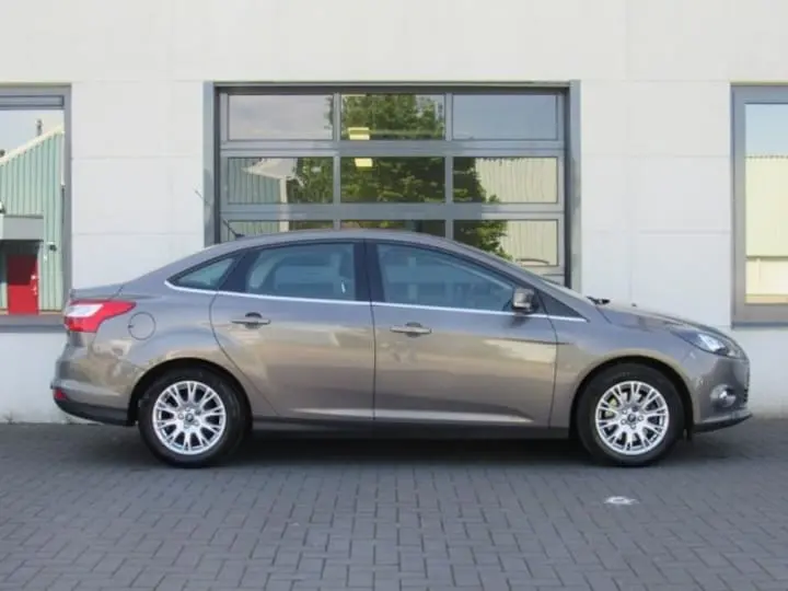 Ford Focus Focus 1.6 Ti-VCT Titanium 7