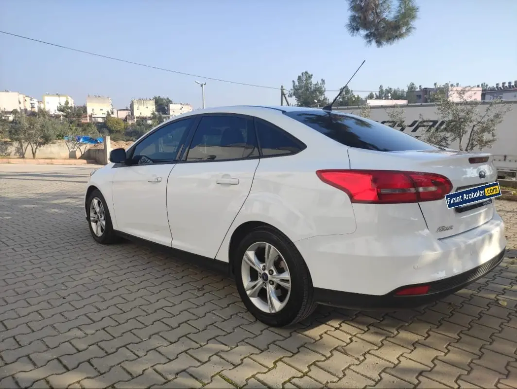 Ford Focus Focus 1.6 Ti-VCT Style Powershift 3