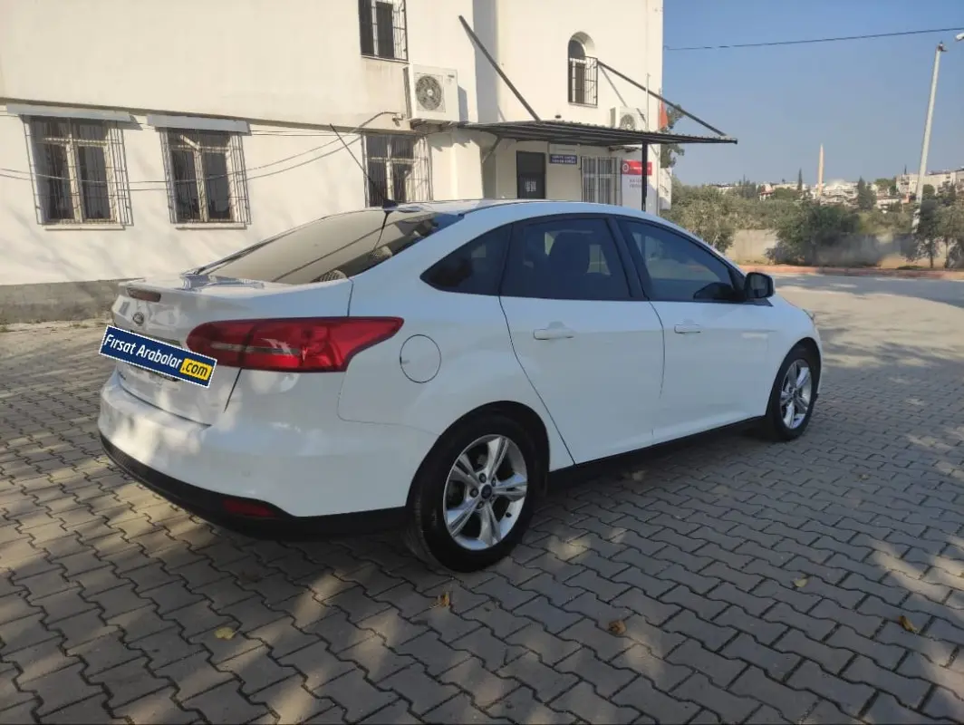 Ford Focus Focus 1.6 Ti-VCT Style Powershift 1
