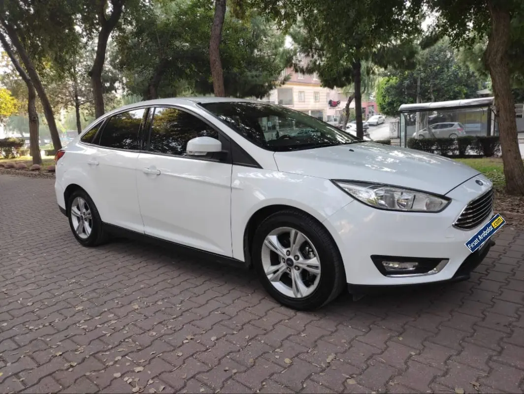 Ford Focus Focus 1.6 Ti-VCT Style Powershift 4