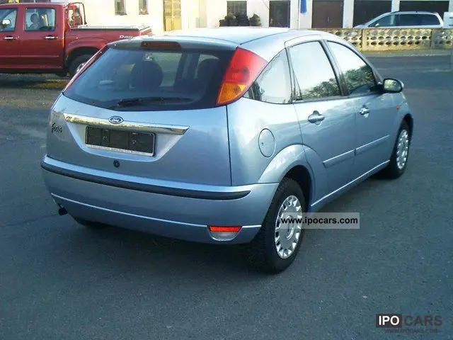 Ford Focus Focus 1.6i Ghia 3