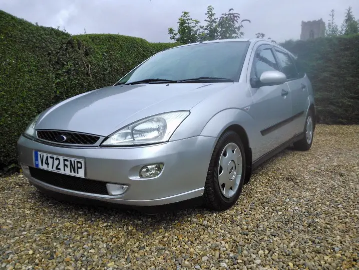 Ford Focus Focus 1.8 DI Ghia 6