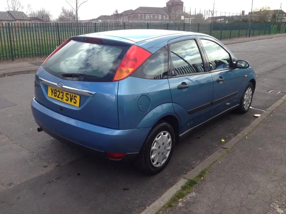 Ford Focus Focus 1.8 Di Ghia 6