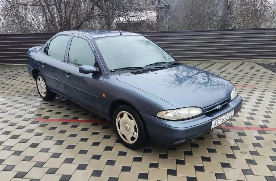 Ford Mondeo Mondeo 1.6 16V GLX 3