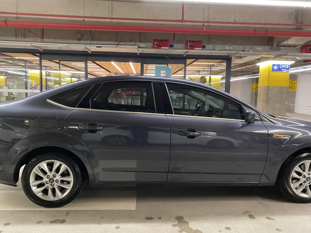 Ford Mondeo Mondeo 1.6i Titanium 6