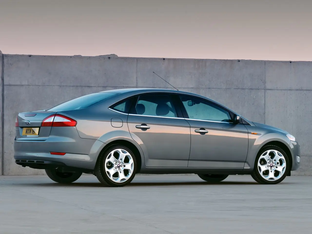 Ford Mondeo Mondeo 1.6i Trend 6