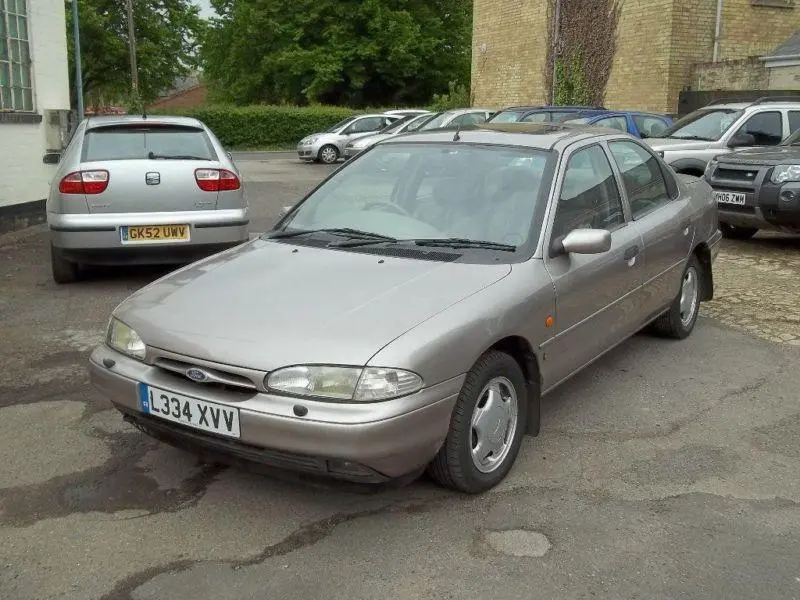 Ford Mondeo Mondeo 2.0 16V Ghia 1