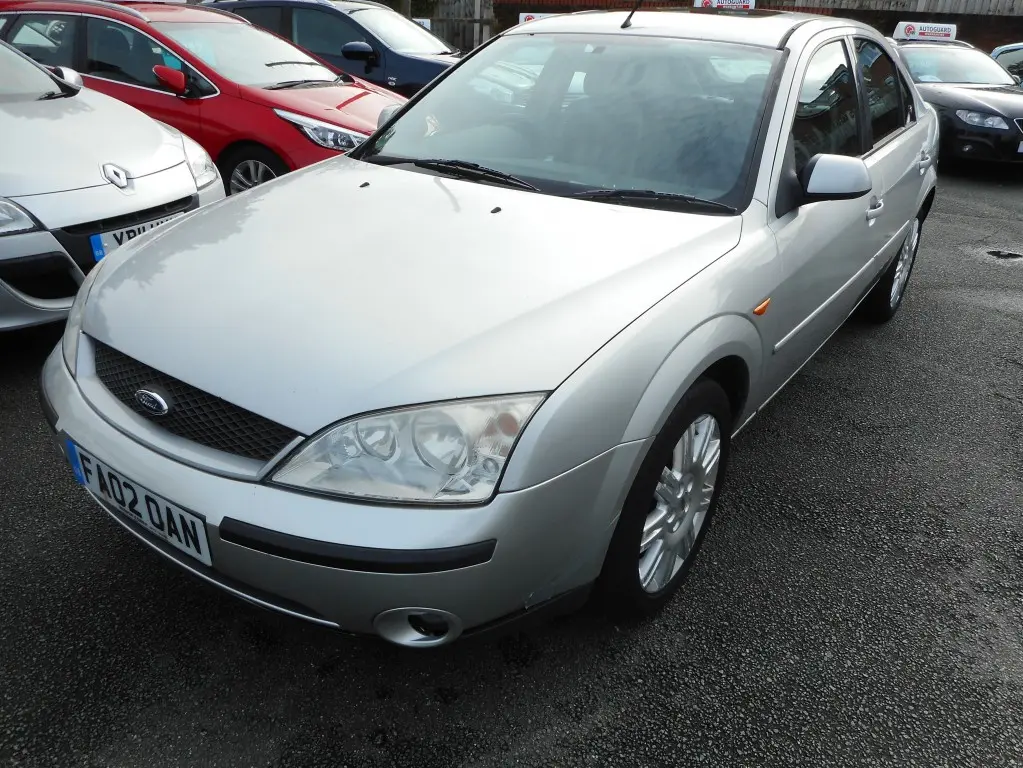 Ford Mondeo Mondeo 2.0 16V Ghia 4