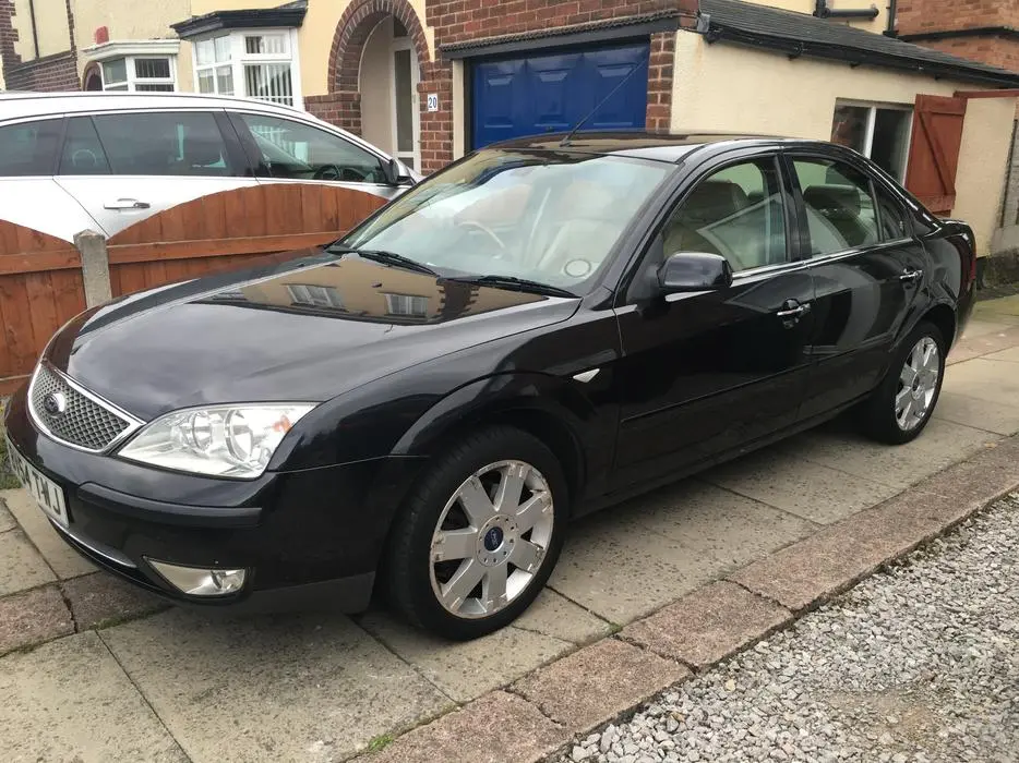 Ford Mondeo Mondeo 2.0 Ghia X 6
