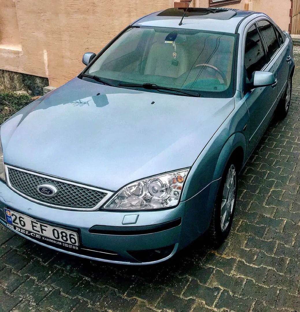 Ford Mondeo Mondeo 2.0 Ghia 1