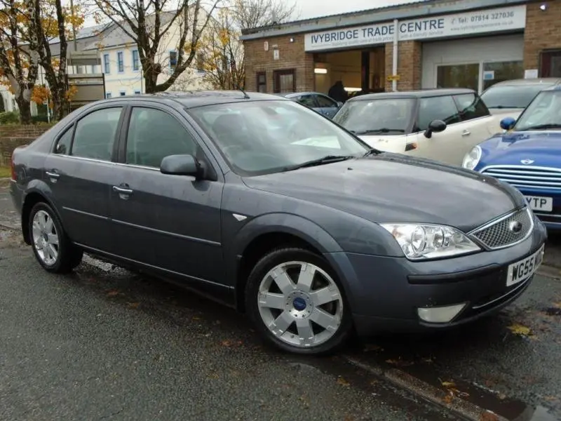 Ford Mondeo Mondeo 2.0 Ghia X 2