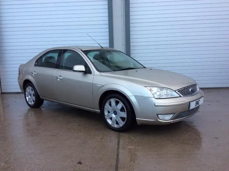 Ford Mondeo Mondeo 2.0 Ghia X 6