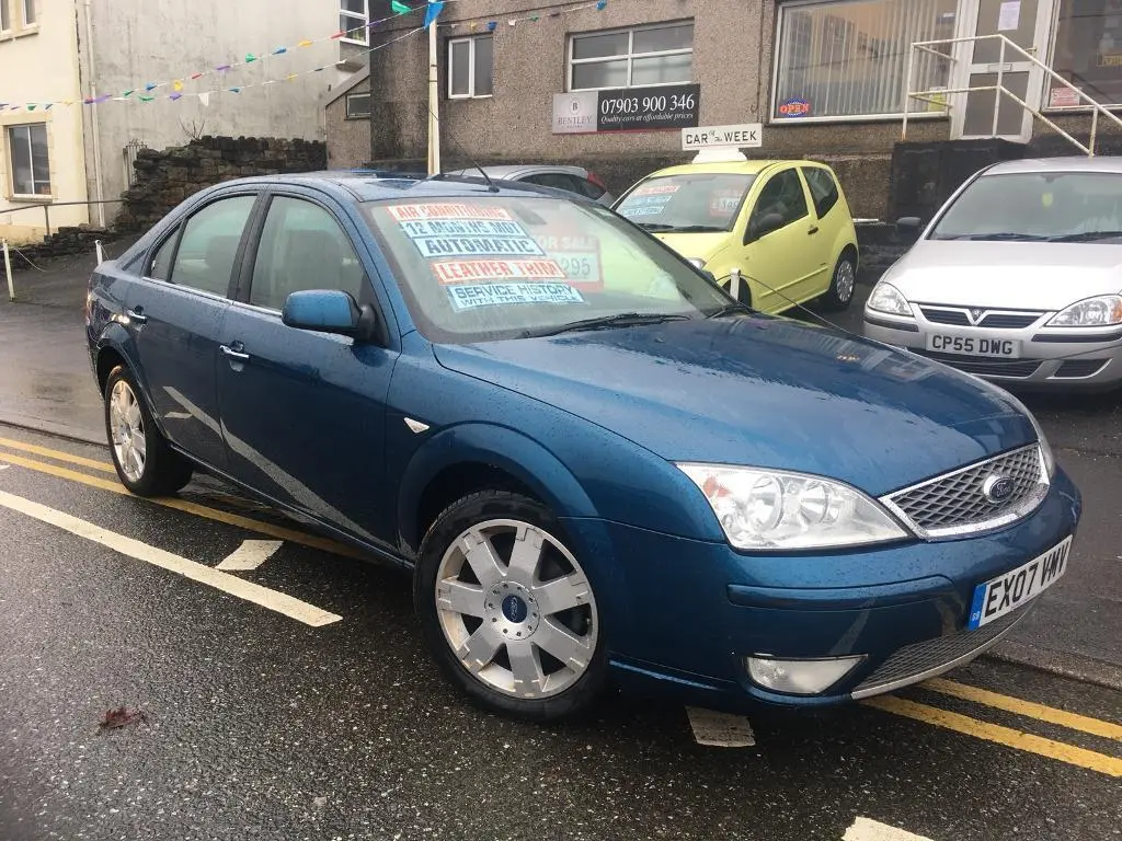 Ford Mondeo Mondeo 2.0 Ghia 4