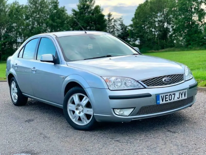 Ford Mondeo Mondeo 2.5 T Ghia 2