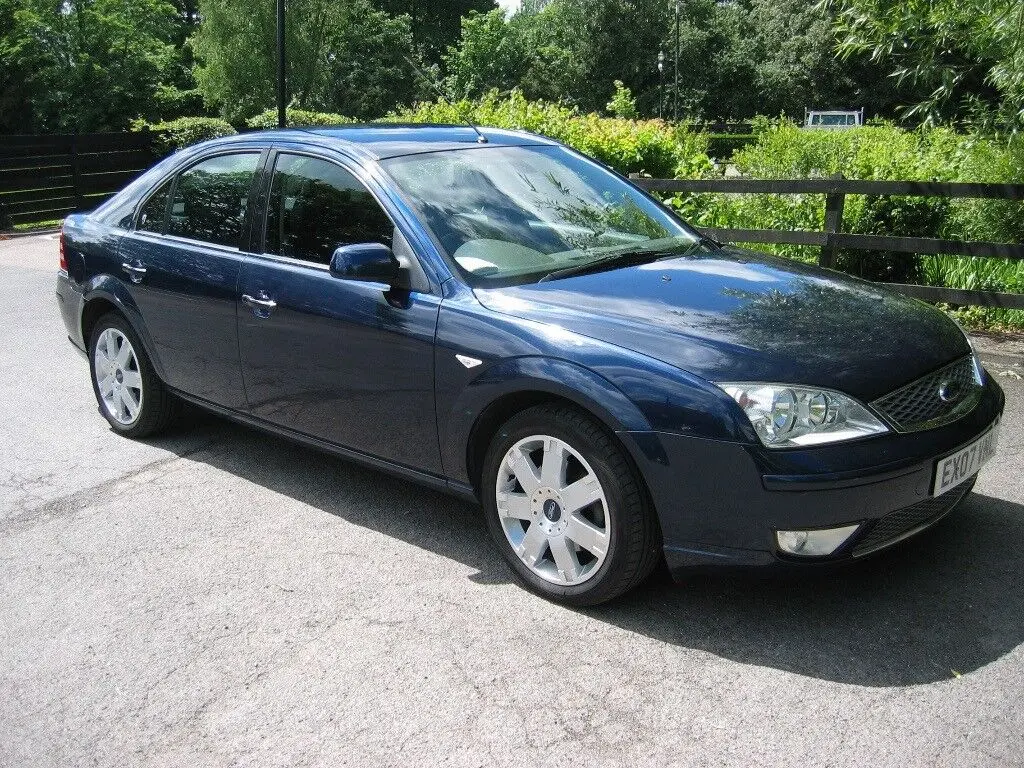 Ford Mondeo Mondeo 2.5 T Ghia 6