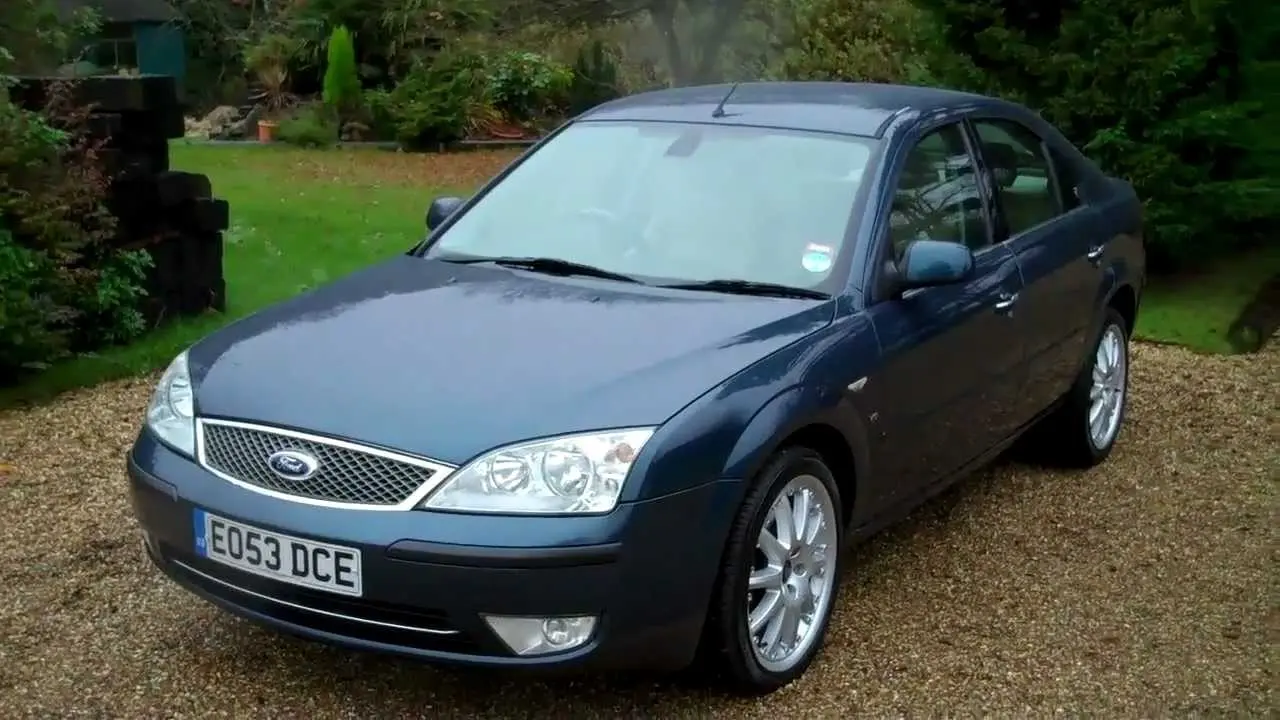 Ford Mondeo Mondeo 2.5 T Ghia 6
