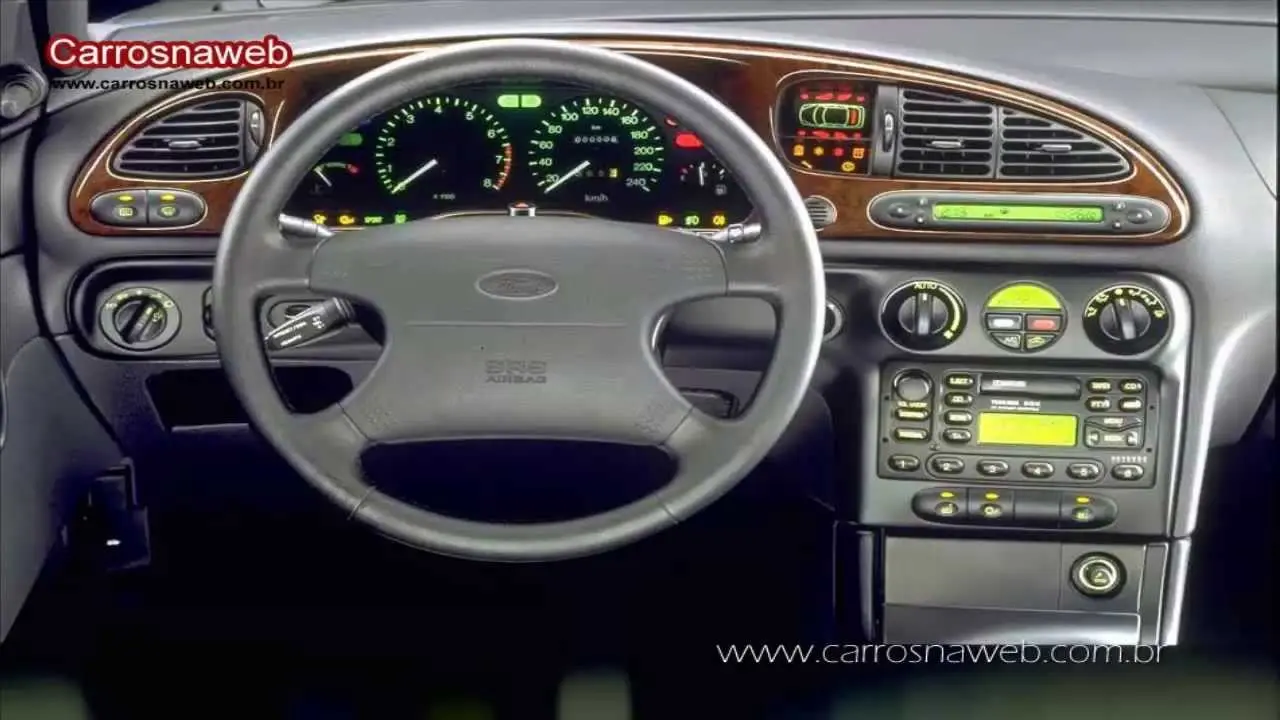 Ford Mondeo Mondeo 2.5 V6 Ghia 4