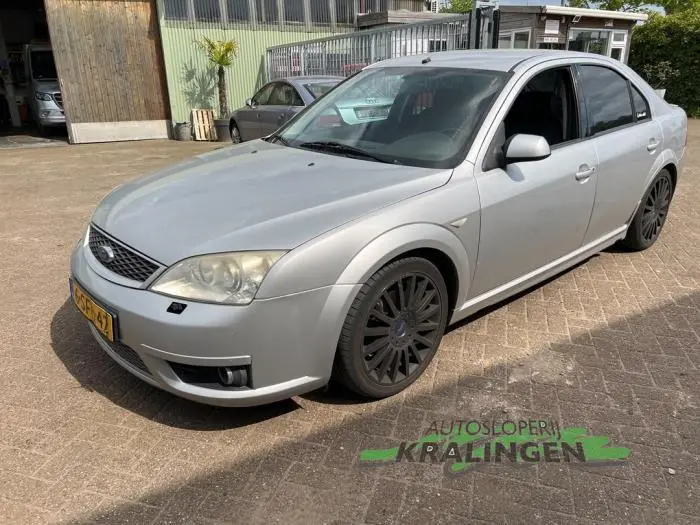 Ford Mondeo Mondeo 3.0 V6 ST220 2
