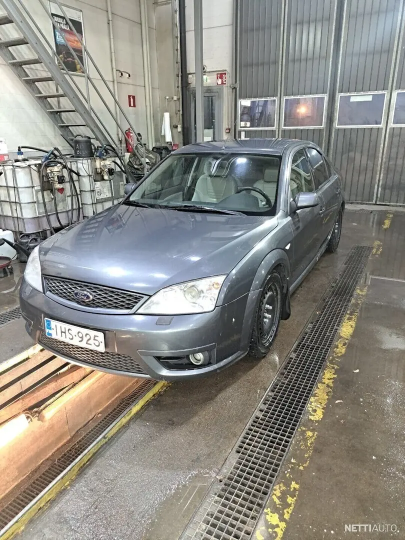 Ford Mondeo Mondeo 3.0 V6 ST220 7
