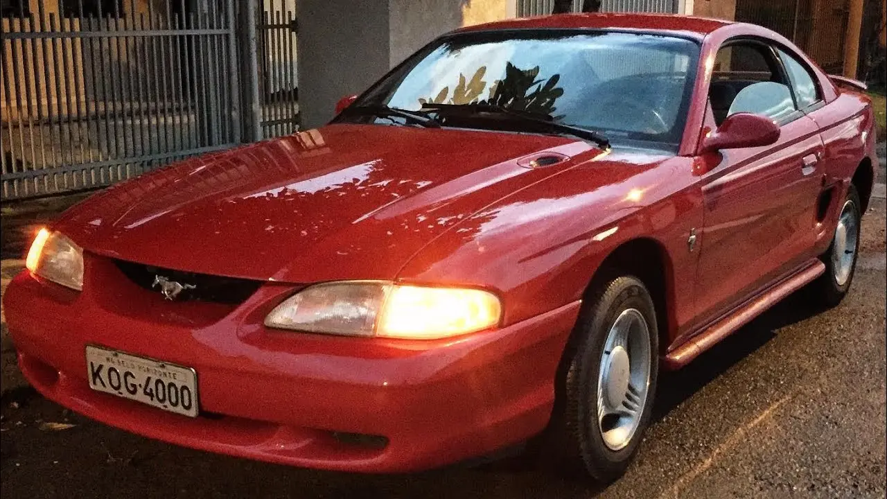 Ford Mustang Mustang 3.8 1