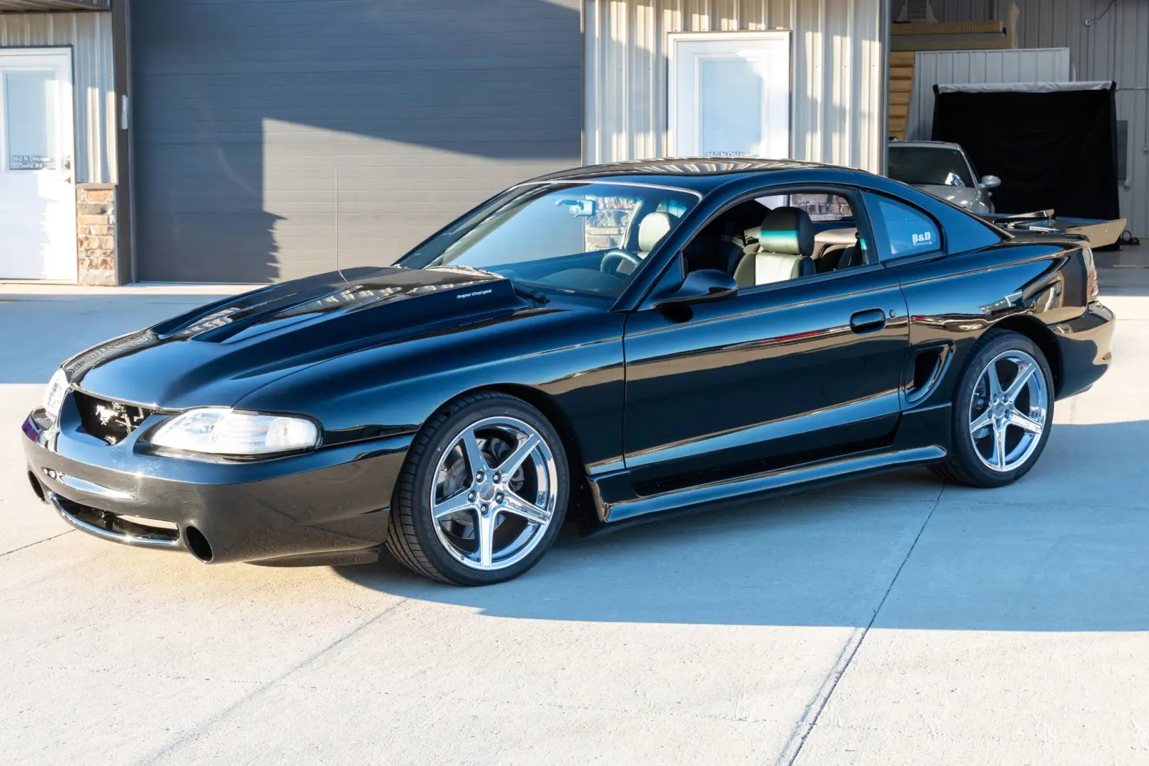 Ford Mustang Mustang 3.8 5