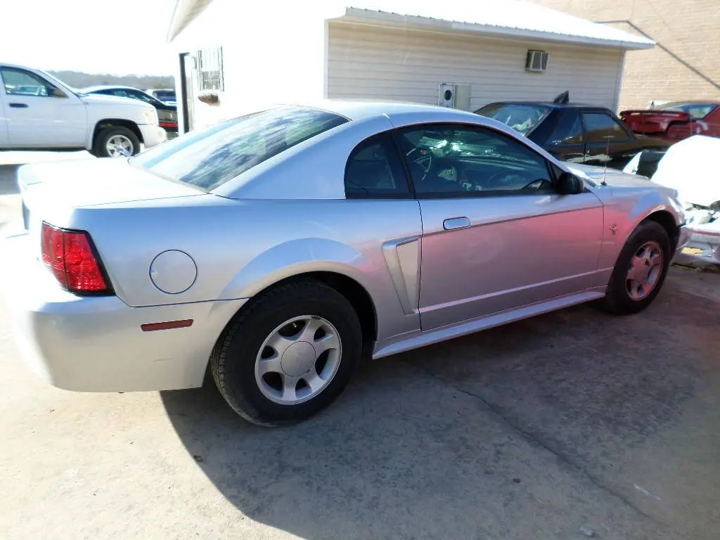 Ford Mustang Mustang 3.8 V6 2