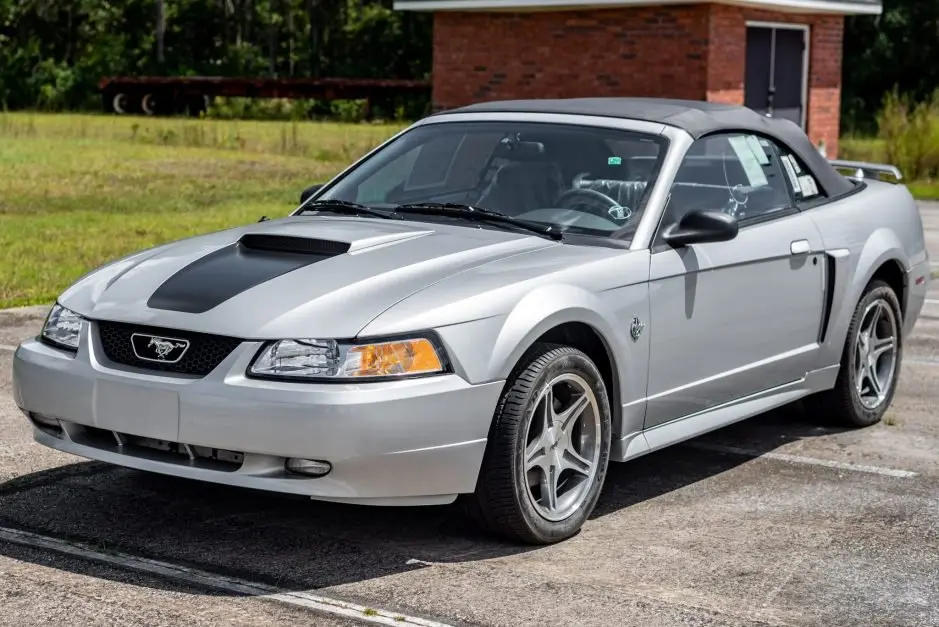 Ford Mustang Mustang 4.6 V8 GT 1