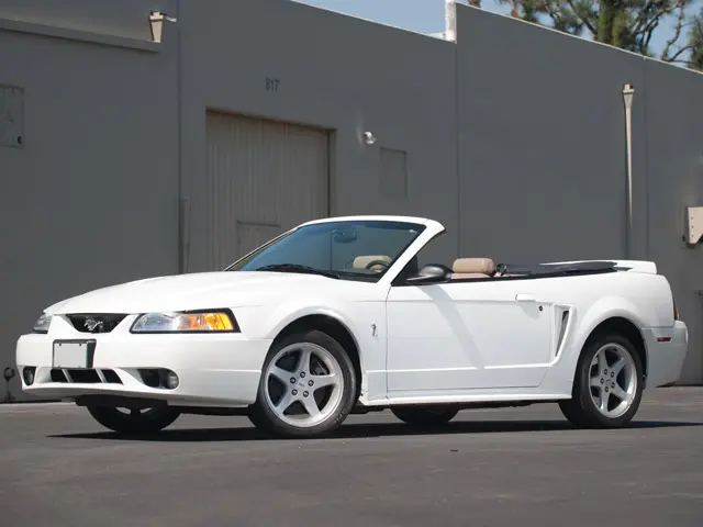 Ford Mustang Mustang 4.6 V8 GT 6