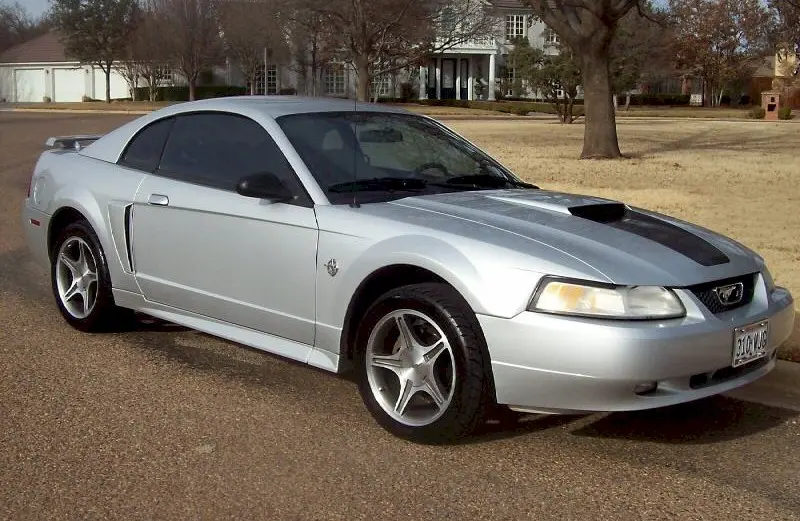 Ford Mustang Mustang 4.6 V8 GT 4
