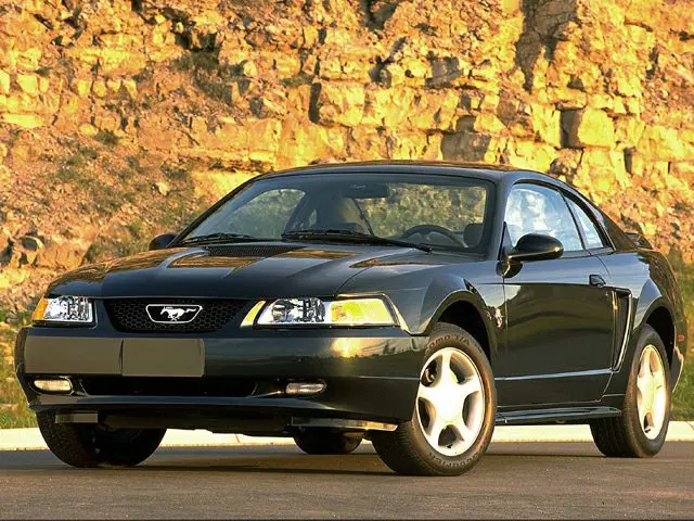 Ford Mustang Mustang 4.6 V8 GT 5