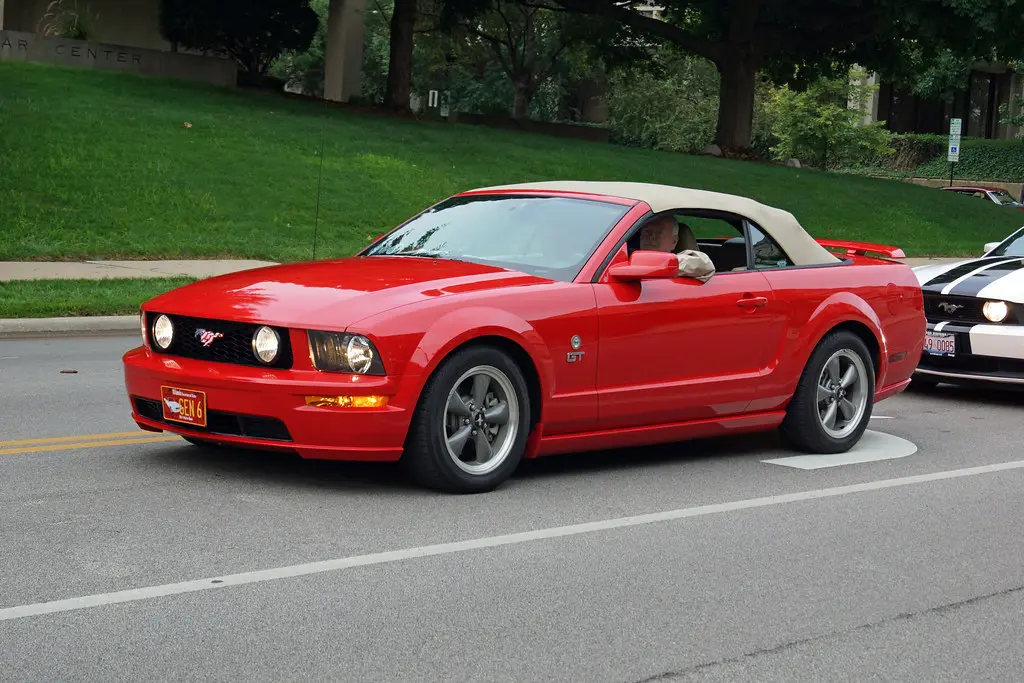 Ford Mustang Mustang 4.6 V8 GT 5