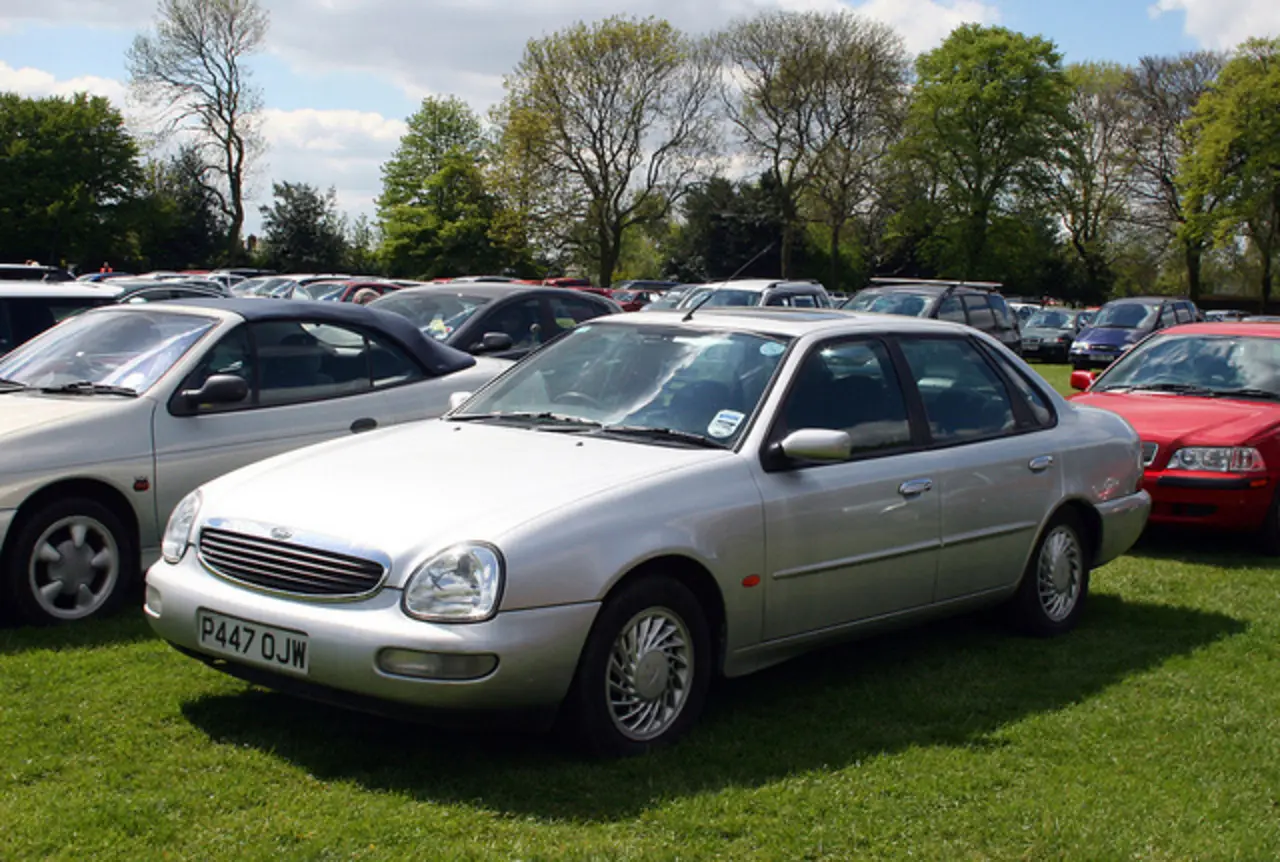 Ford Scorpio Scorpio Turnier 2.3 16V Ghia 3