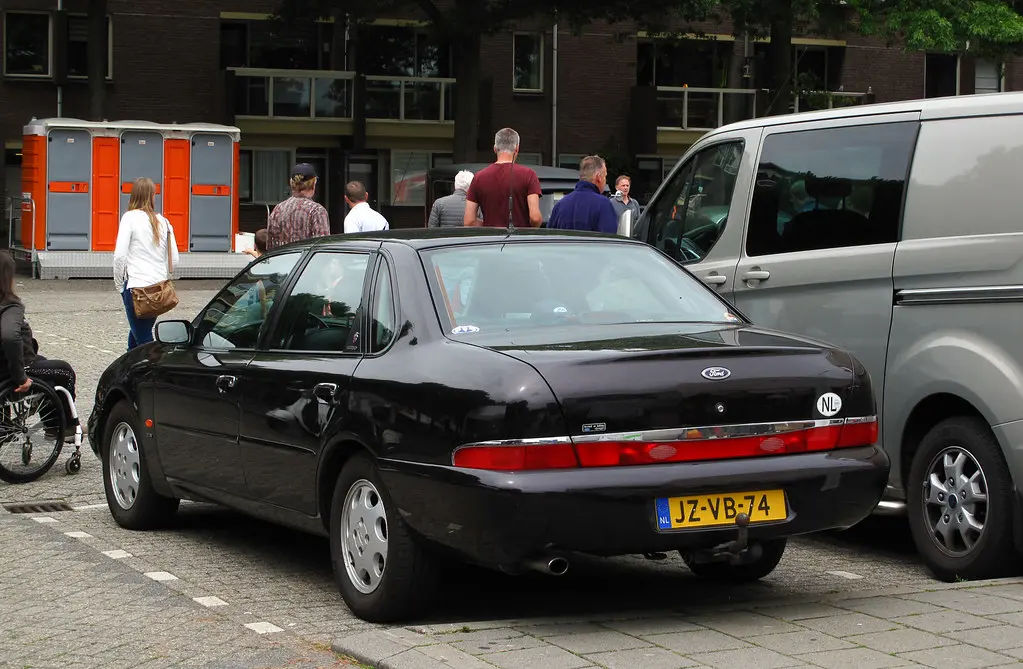 Ford Scorpio Scorpio 2.9 24V Ghia 5