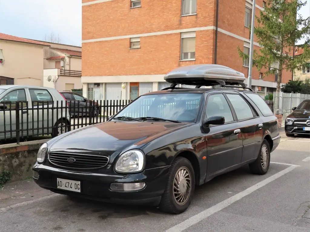 Ford Scorpio Scorpio Turnier 2.0 16V Ghia 7