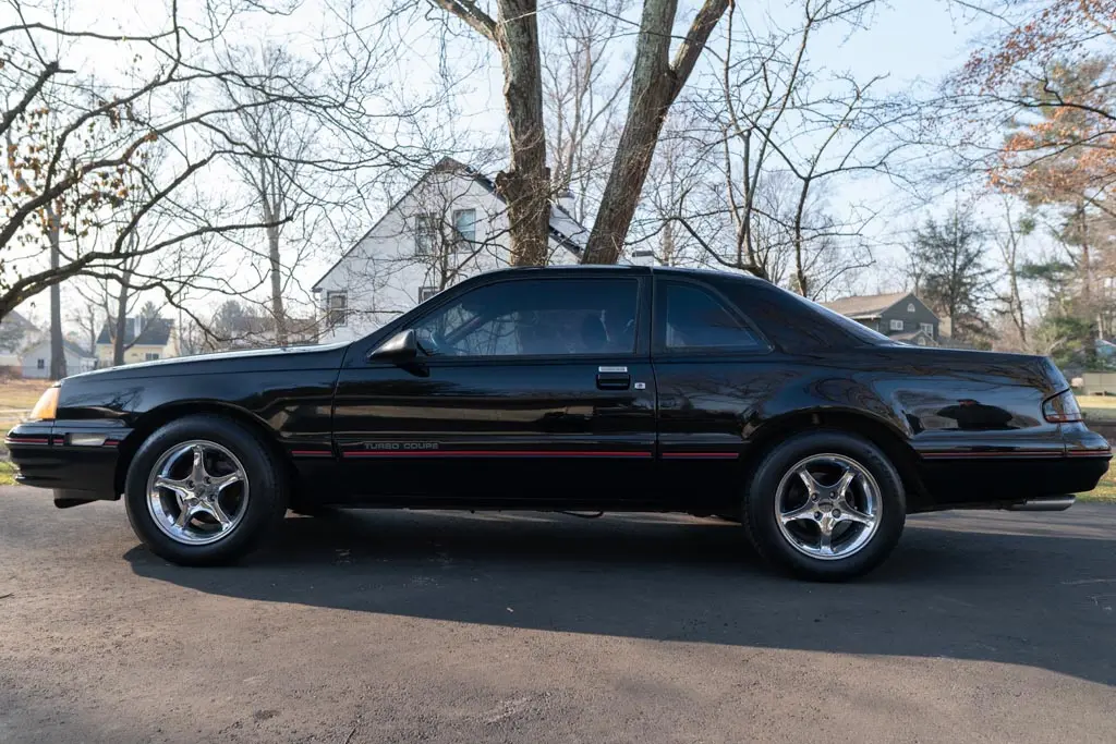 Ford Thunderbird Thunderbird 3.8 Sport 3