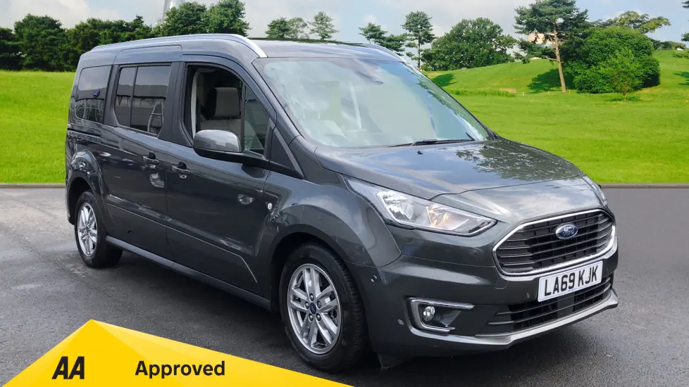 Ford Tourneo Connect Tourneo Connect 1.5 EcoBlue Kısa Titanium 1